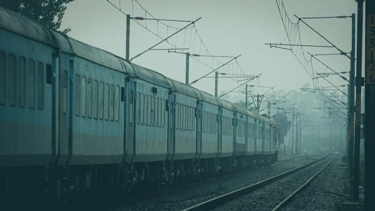 Ernakulam-SMVT Bengaluru SF Express